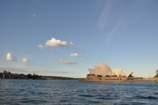 悉尼歌剧院畔的美丽风光
