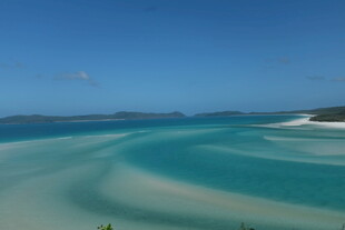 美丽的蓝色海洋风光