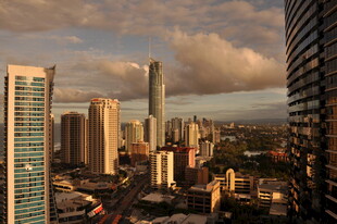 城市天际线黄昏美景