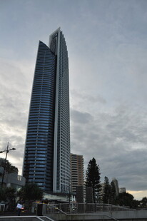 高耸摩天大楼城市天际线