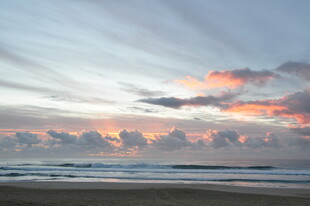 海边绚丽晚霞海景图