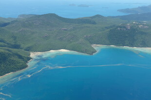 美丽海岛蓝色海湾景观