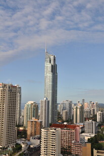 城市天际线中的摩天大楼