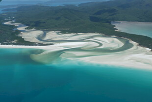 美丽海岛迷人海岸线风光