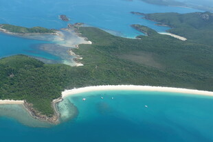 美丽海岛风光俯瞰图