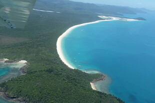 俯瞰绝美海岸线风光