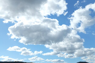 蓝天白云美景