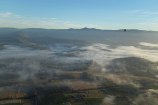 山间云海壮丽景观