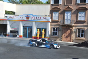 街道上的赛车激情时刻