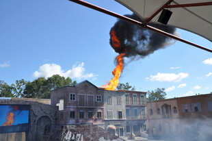 城市爆炸场景特效画面