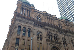 古典风格的宏伟建筑外观