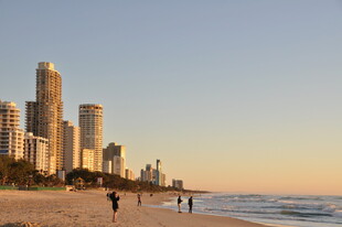 黄金海岸城市海滨美景