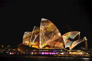 悉尼歌剧院夜景璀璨