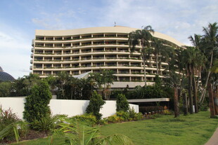 豪华海滨度假酒店外观