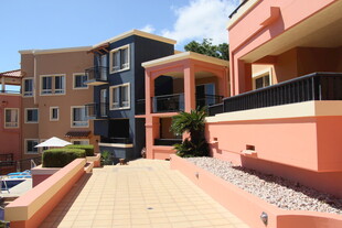 色彩明快的多层住宅建筑