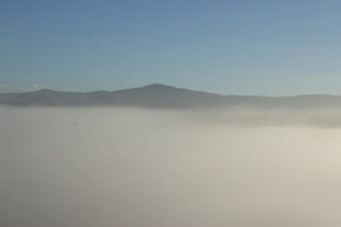 山间云海 朦胧美景