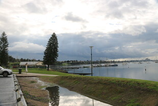 湖畔风景 宁静宜人