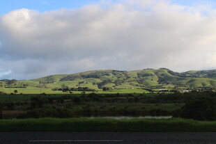 青山绿野间的美丽风光