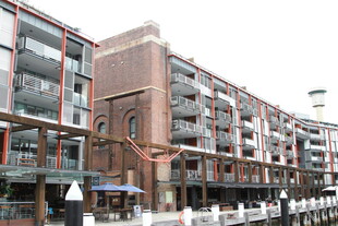 现代风格多层砖砌建筑