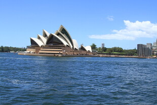 悉尼歌剧院海滨风光