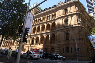 古典风格的城市建筑外观