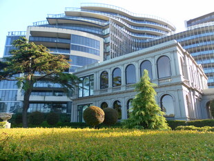 现代与古典建筑融合景观