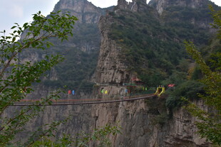 悬崖栈道 山间惊险风景