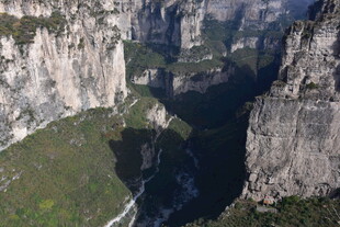 壮丽险峻的峡谷风光