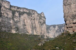 壮丽险峻的高山峡谷景观