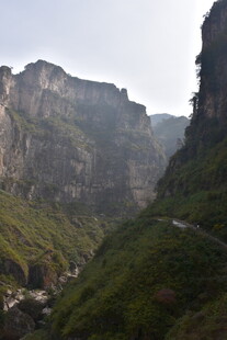 壮丽山间公路景观