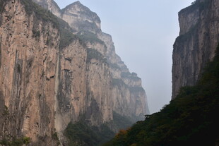 壮丽峡谷山峰景观
