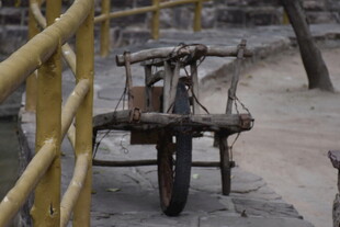 老式手推车 岁月的痕迹