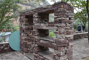 户外石砌烧烤架景观