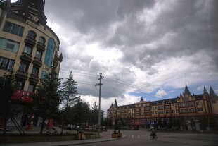 城市广场阴天景象