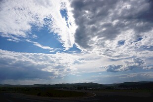 天空中飘动的壮丽云彩