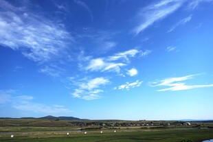 草原蓝天美景