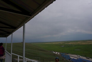 船甲板上眺望开阔海景