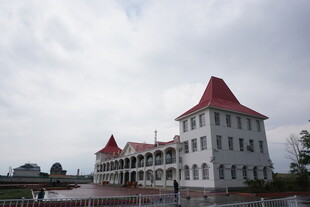 欧式红顶建筑外观景致