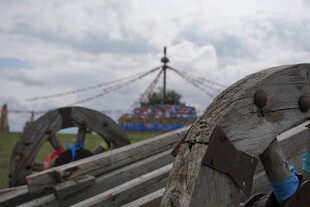 古老水车轮 民族景韵浓