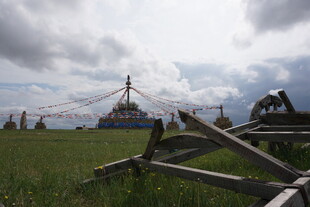 草原上的传统建筑与木架