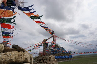 飘扬的经幡 高原独特风景