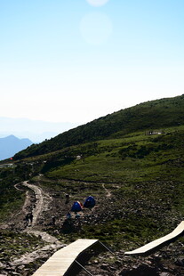 山间露营地 自然好风光