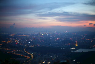 城市黄昏天际线美丽景观