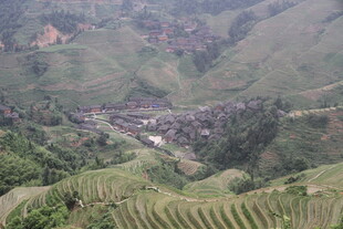 山间梯田村落美景