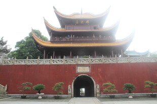 中式古建筑寺庙红墙景观