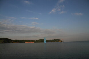 海边黄昏景色 帆船点点