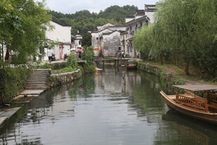 江南水乡小河畔美景