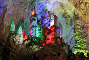 梦幻溶洞景观 五彩灯光秀