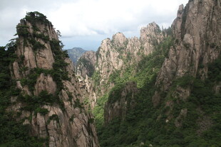 壮丽黄山奇峰景观