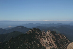 高山壮丽景致俯瞰